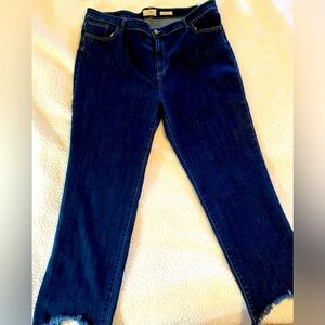 Logo Women’s frayed hem dark blue jeans.  Size 22w.   In good condition